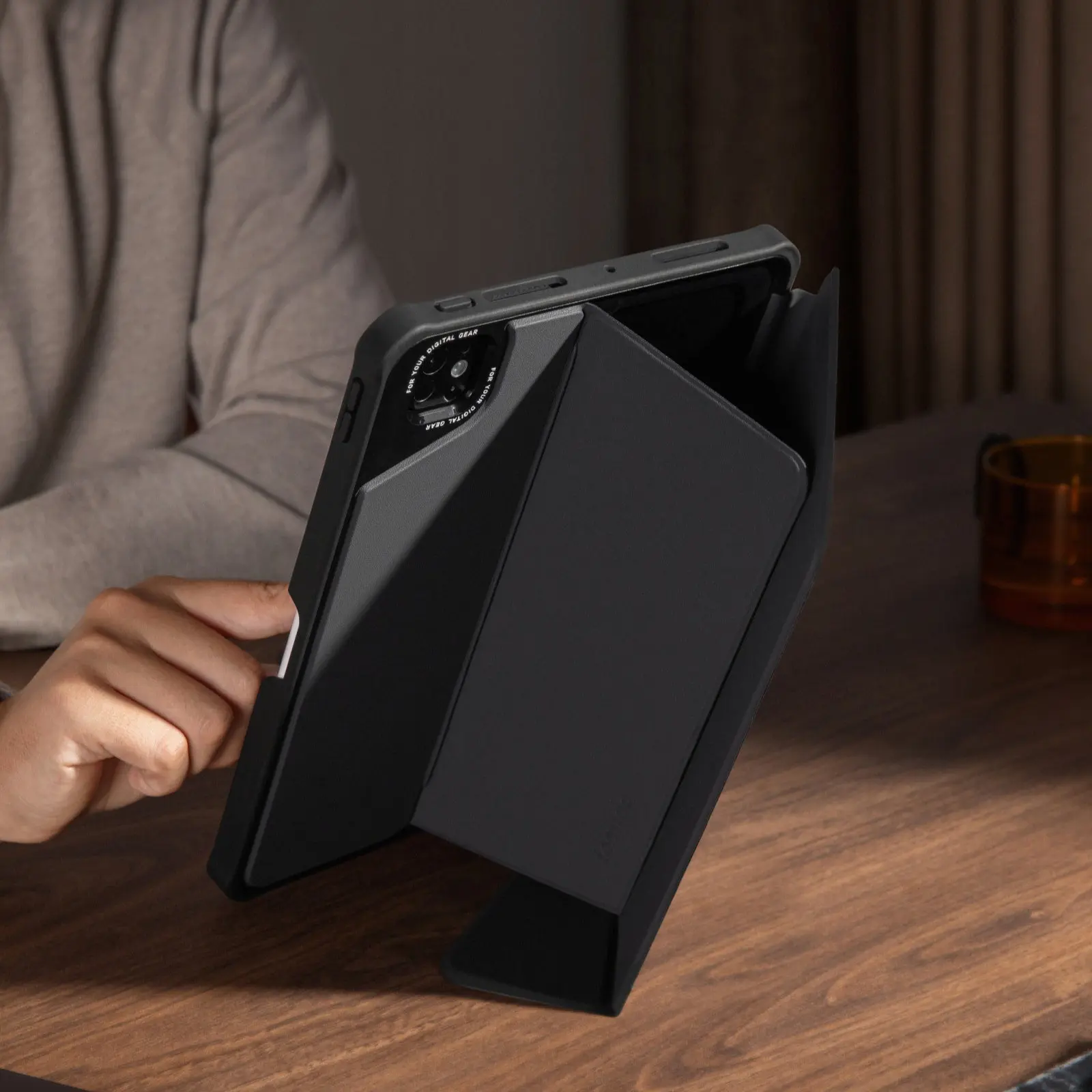 bao-da-tomtoc-usa-inspire-pivot-case-for-ipad-pro-11-inch-2024-b59a1-11 Bao Da iPad Pro 11 (M4) 2024 Tomtoc Inspire Pivot Case iPad - B59A1