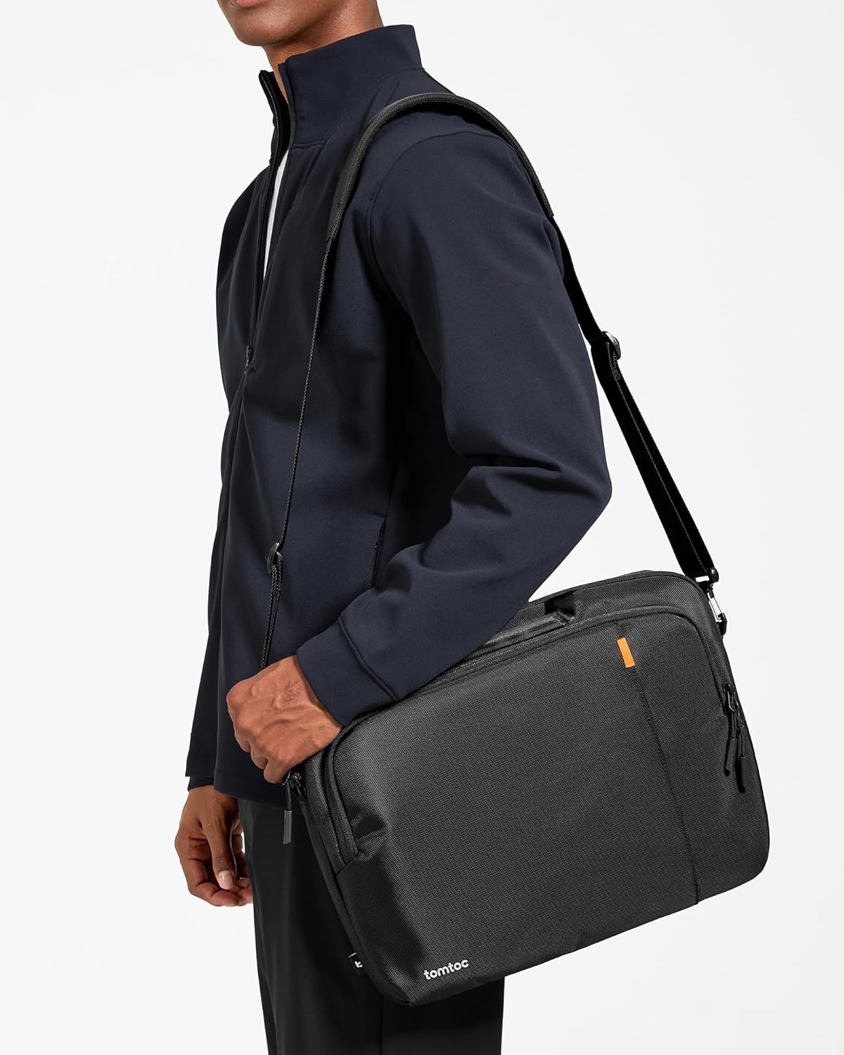 tui-chong-soc-laptop-17-inch-tomtoc-Protective-Shoulder-Water-Repellent-07