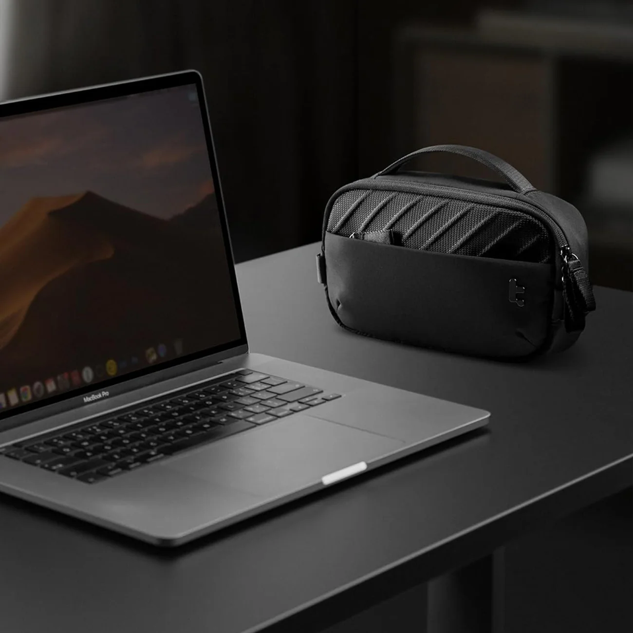 tui-dung-phu-kien-luxury-tomtoc-usa-voyage-pouch-t29s1d1-09 Túi Đựng Phụ Kiện Luxury Tomtoc (USA) Voyage Pouch T29S1D1